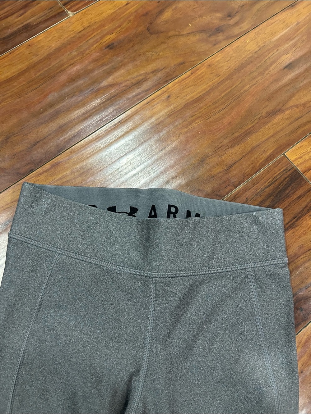 Under Armour Charcoal Gray Athletic Capri Leggings, Small - Picture 3 of 7